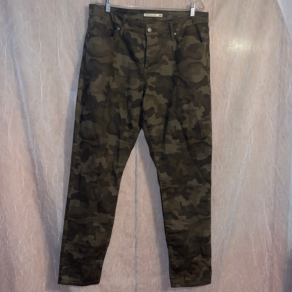 Levi’s 5 pocket gently worn 311 shaping skinny leg jeans